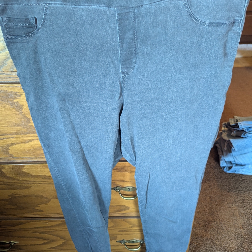 Nine West Women's Charcoal Jeggings